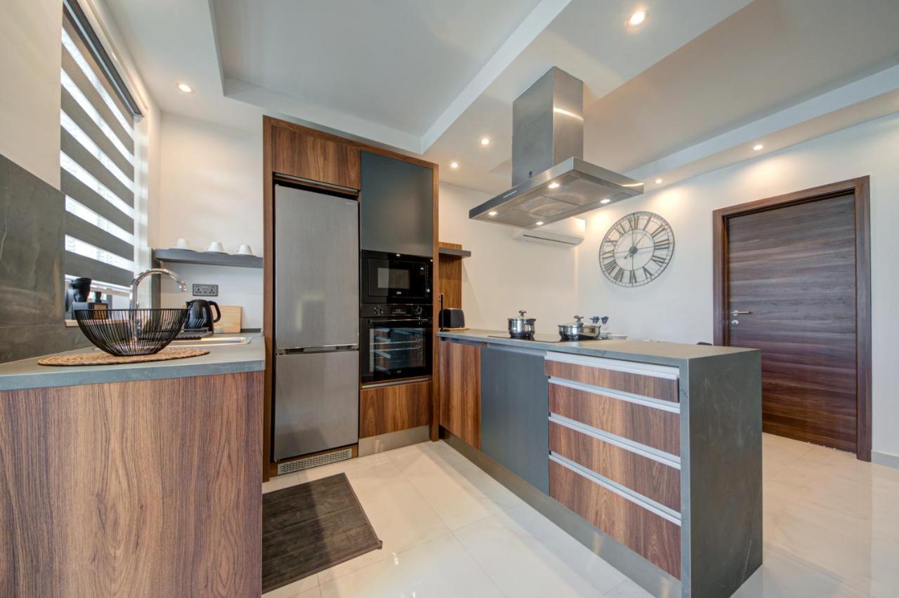 Central Apartments St. Paul's Bay Bagian luar foto