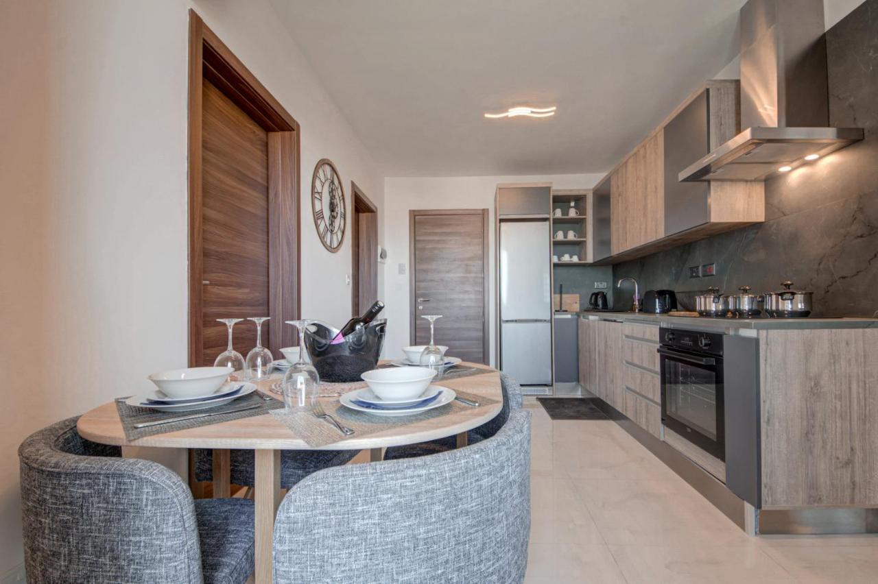 Central Apartments St. Paul's Bay Bagian luar foto