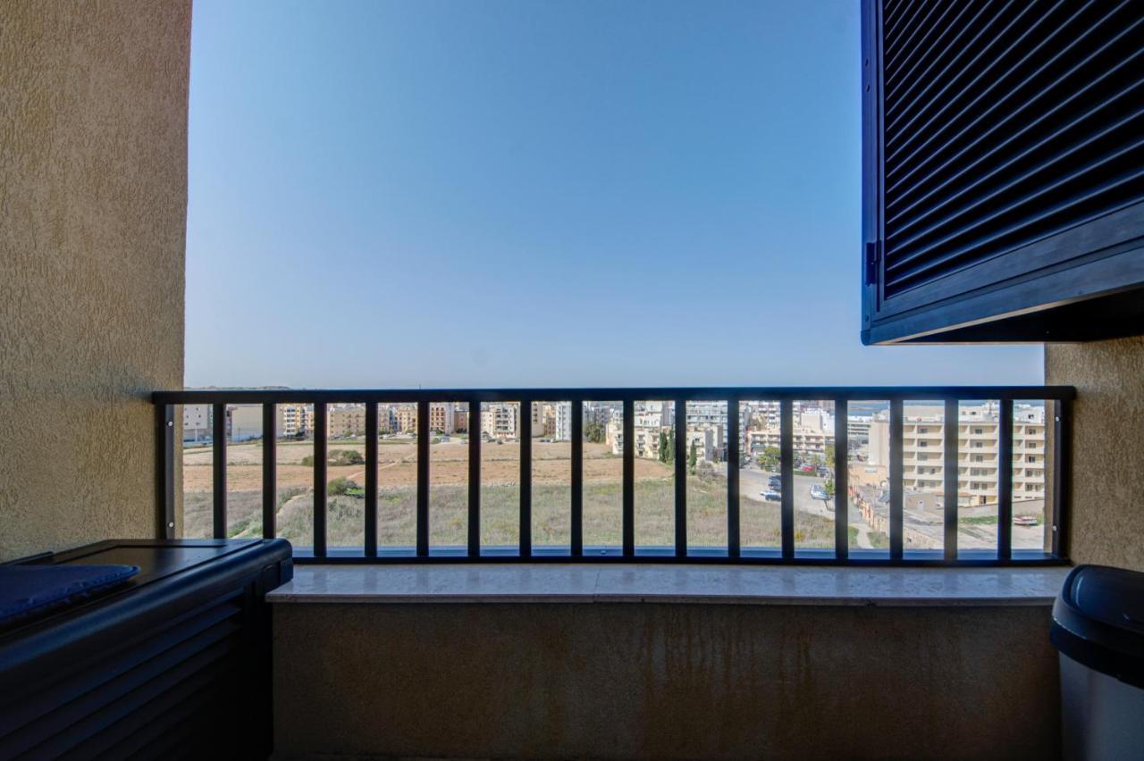 Central Apartments St. Paul's Bay Bagian luar foto