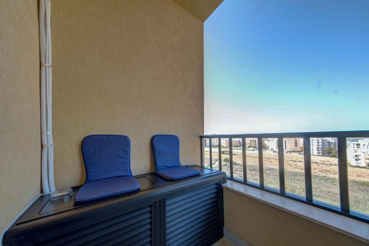 Central Apartments St. Paul's Bay Bagian luar foto