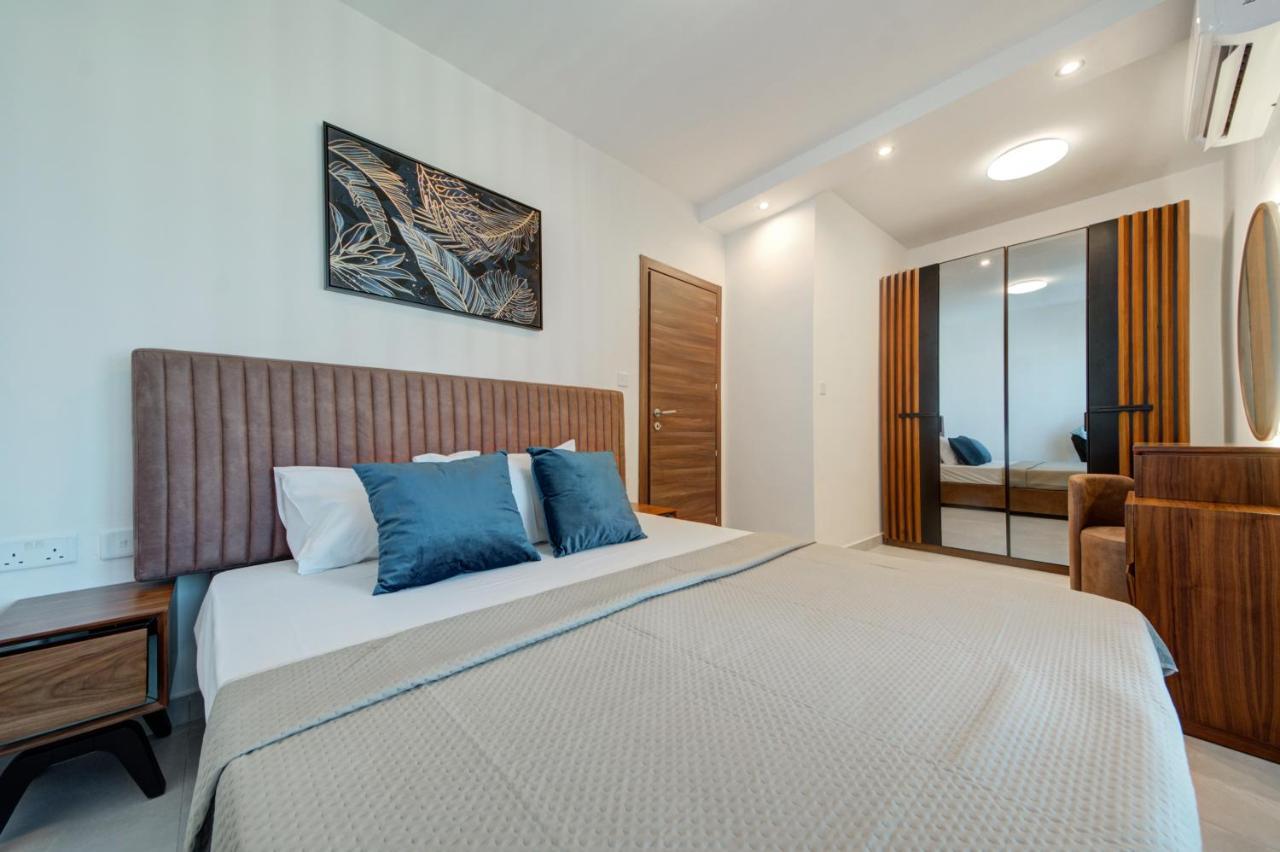 Central Apartments St. Paul's Bay Bagian luar foto